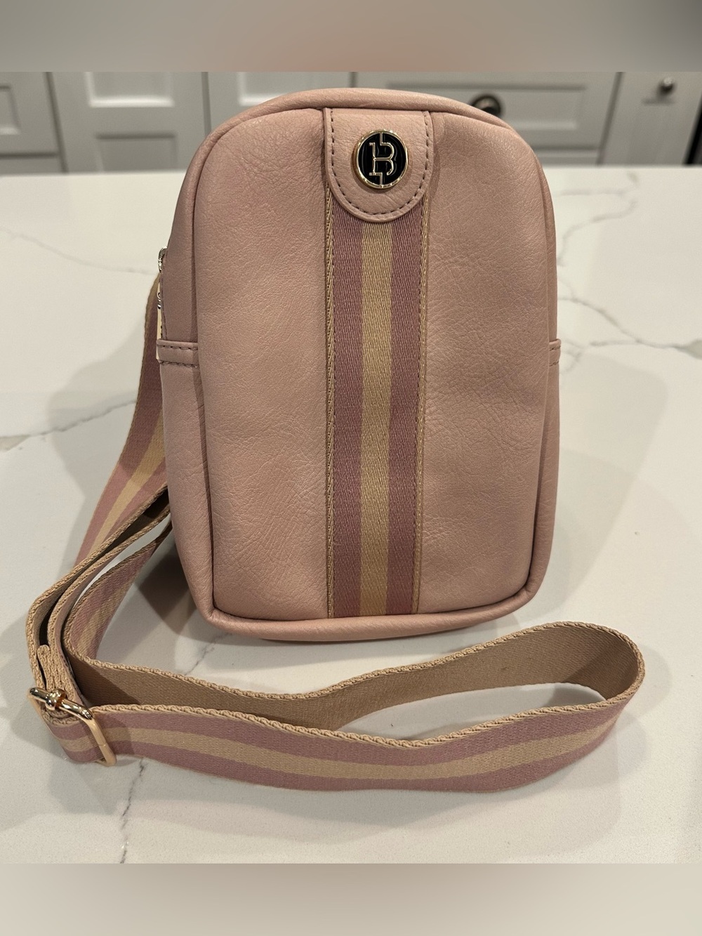 BOSTANTEN Faux Leather Sling Bag Crossbody Purse Guitar Strap Pink Brown Stripe